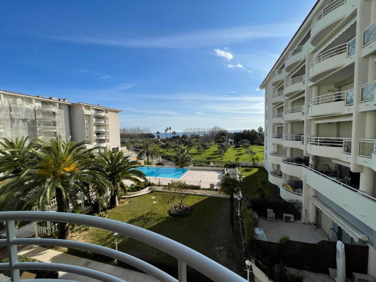 Appartement Tout Confort Vue Mer Antibes Exterior photo